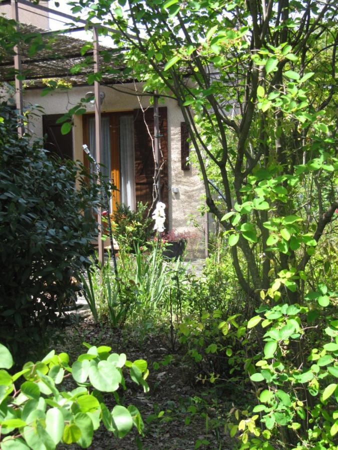 Apiflore Gareoult Exterior photo
